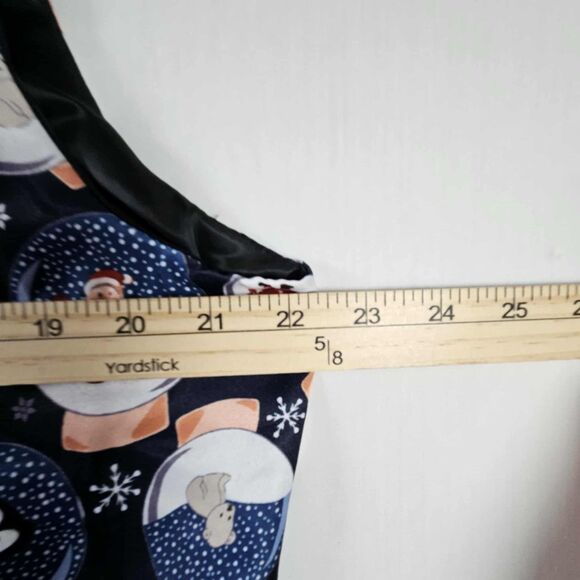 Whatlee’s Men’s XXL Ugly Christmas Vest Snowglobes Santa Penguins Bears NWT - Picture 6 of 6